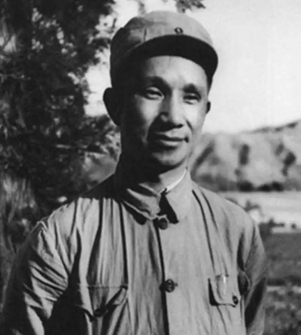 百家乐2026世界杯中国官方下载 1940年，粟裕拒却项英调遣，毛主席得知后拍板：一兵一卒皆不可动